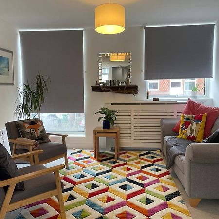 Modern And Comfortable Flat With Private Parking Apartment อ็อกซ์ฟอร์ด ภายนอก รูปภาพ
